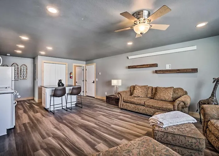Spacious W/ Mountain Views! Saratoga