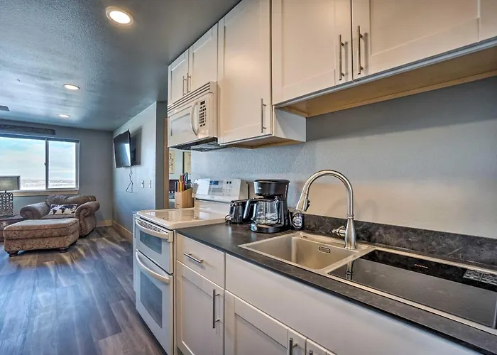 Spacious W/ Mountain Views! * Saratoga