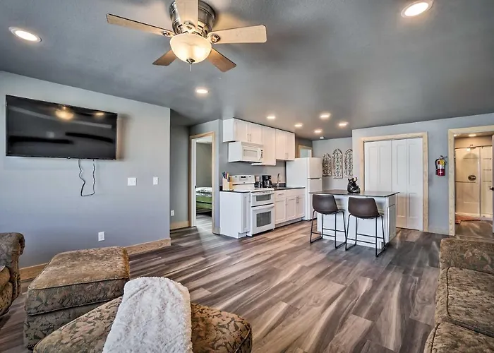 Spacious W/ Mountain Views! Casa vacanze