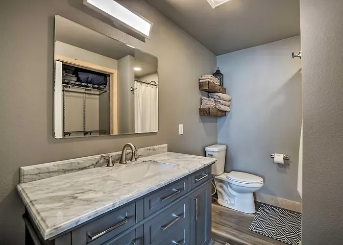 Spacious W/ Mountain Views! * Saratoga